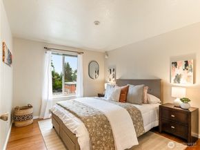 20120 66th Place W E3, Lynnwood WA 98036