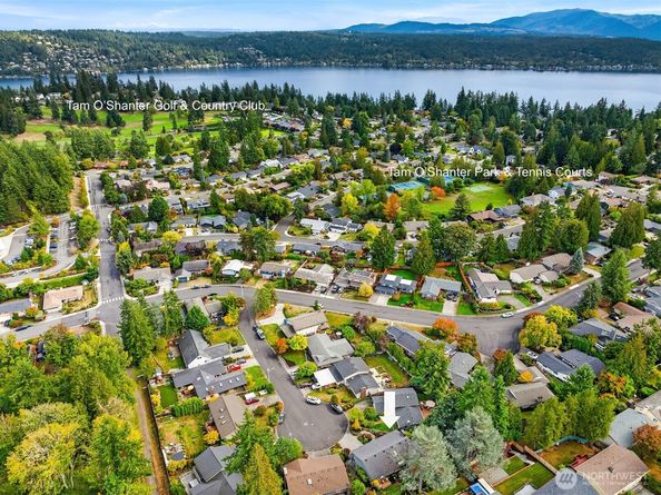 17605 NE 15th Place, Bellevue WA 98008
