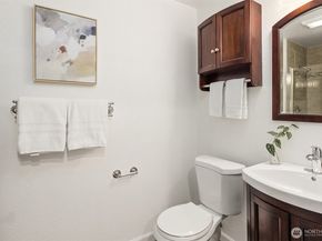 17605 NE 15th Place, Bellevue WA 98008