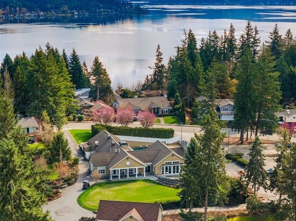 17605 NE 15th Place, Bellevue WA 98008