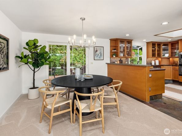 17605 NE 15th Place, Bellevue WA 98008