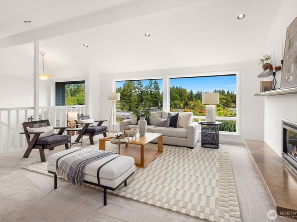 17605 NE 15th Place, Bellevue WA 98008