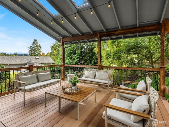 17605 NE 15th Place, Bellevue WA 98008