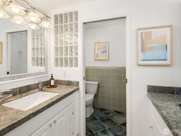 17605 NE 15th Place, Bellevue WA 98008
