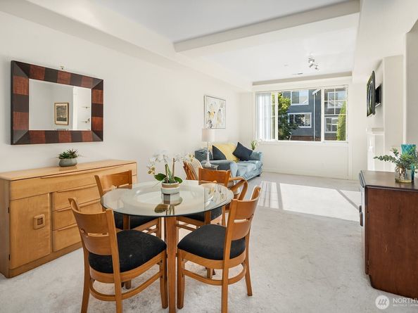 4156 248th Court SE 67, Sammamish WA 98029