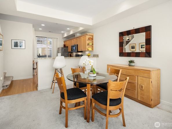 4156 248th Court SE 67, Sammamish WA 98029