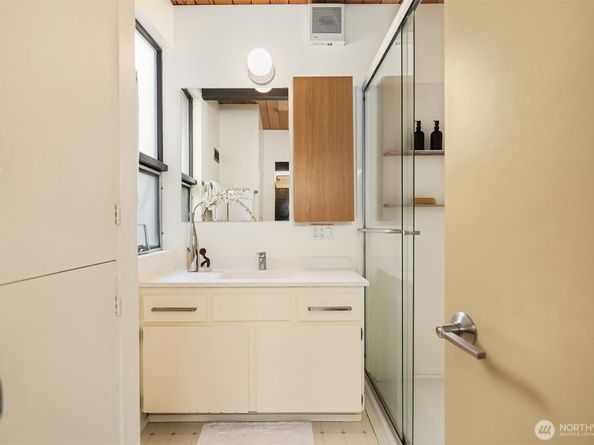 14827 SE 55th Street, Bellevue WA 98006