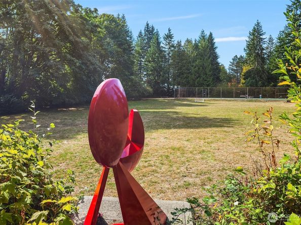 14827 SE 55th Street, Bellevue WA 98006