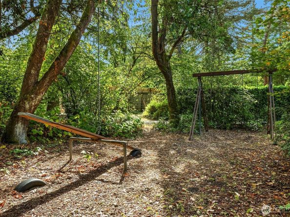 14827 SE 55th Street, Bellevue WA 98006