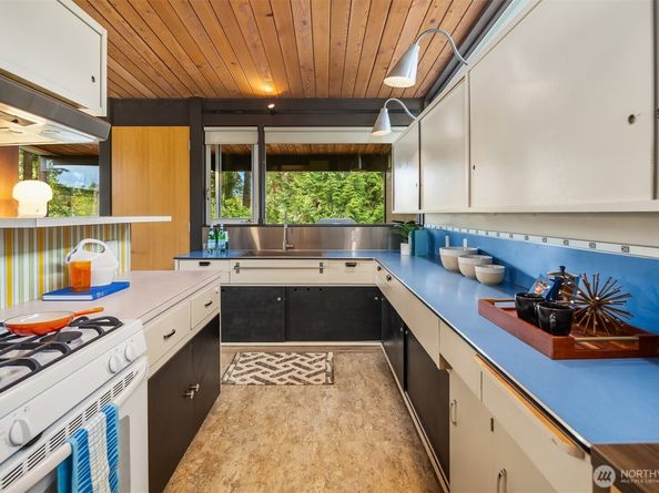 14827 SE 55th Street, Bellevue WA 98006