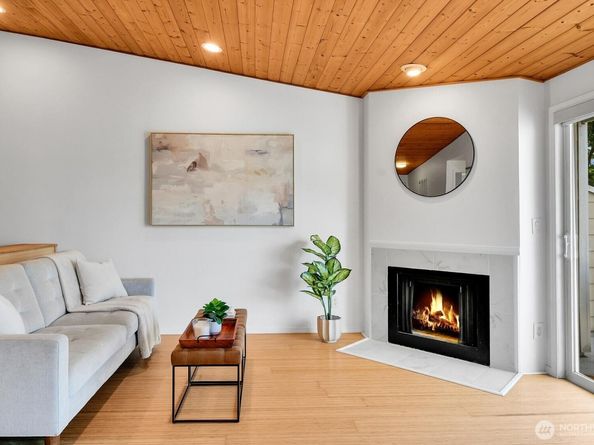 9484 Redmond-Woodinville Rd NE C305, Redmond WA 98052
