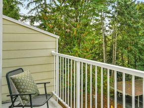 9484 Redmond-Woodinville Rd NE C305, Redmond WA 98052