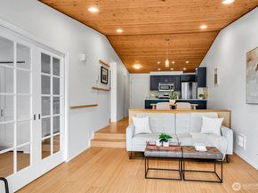 9484 Redmond-Woodinville Rd NE C305, Redmond WA 98052