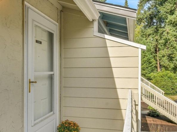9484 Redmond-Woodinville Rd NE C305, Redmond WA 98052