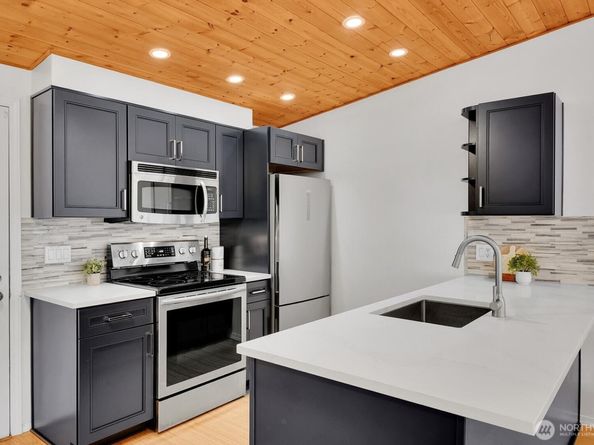 9484 Redmond-Woodinville Rd NE C305, Redmond WA 98052