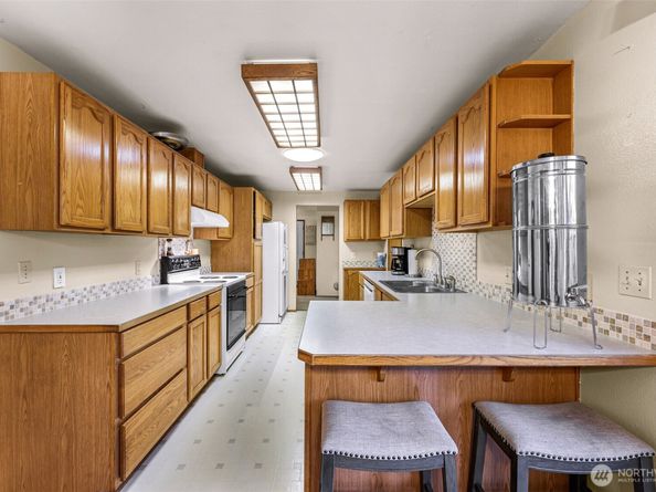 13006 160th Avenue SE, Renton WA 98059