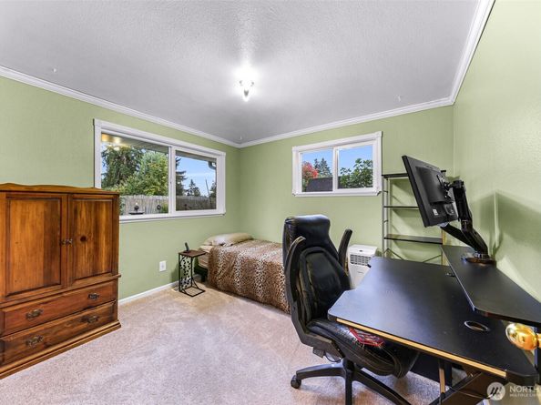 13006 160th Avenue SE, Renton WA 98059