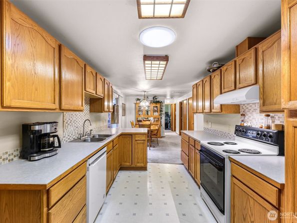 13006 160th Avenue SE, Renton WA 98059