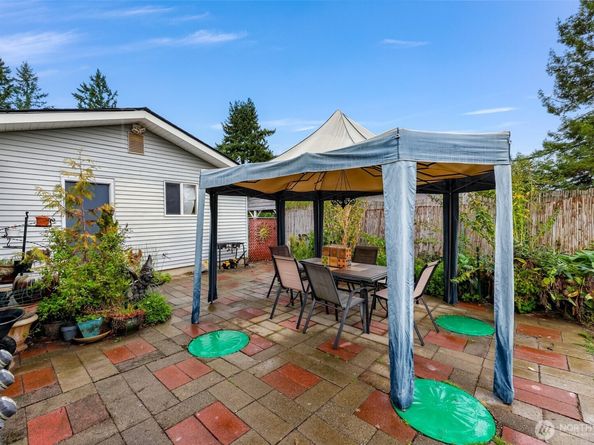 13006 160th Avenue SE, Renton WA 98059