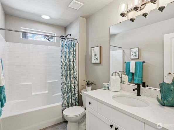 610 237th Place SE B, Bothell WA 98021