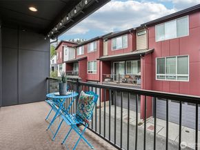 610 237th Place SE B, Bothell WA 98021