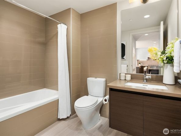 583 Battery Street 3002N, Seattle WA 98121