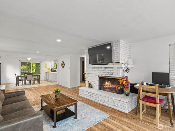 2915 W Lake Sammamish Pkwy NE, Redmond WA 98052