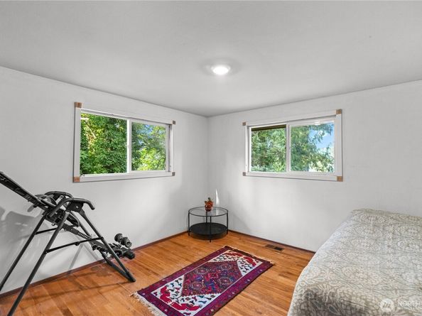 2915 W Lake Sammamish Pkwy NE, Redmond WA 98052