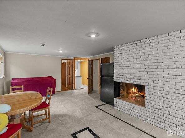 2915 W Lake Sammamish Pkwy NE, Redmond WA 98052