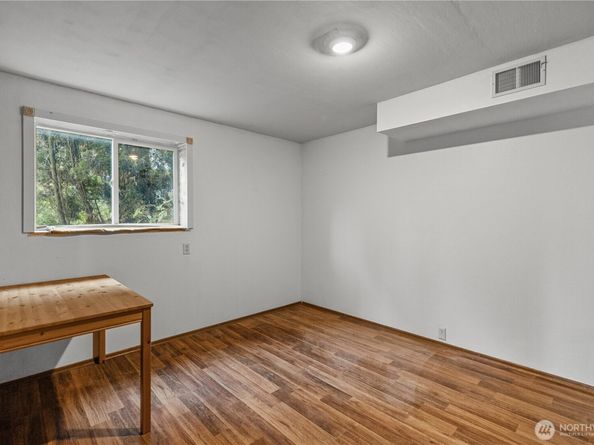 2915 W Lake Sammamish Pkwy NE, Redmond WA 98052