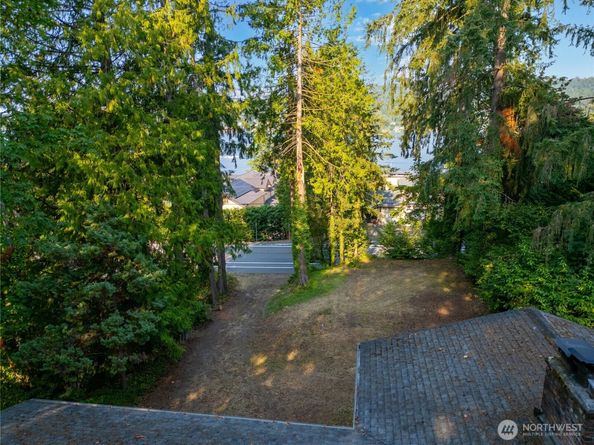 2915 W Lake Sammamish Pkwy NE, Redmond WA 98052