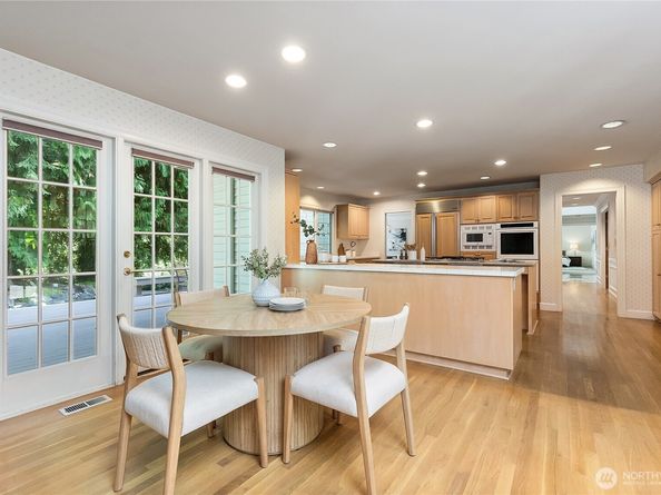 3510 116th Ave NE, Bellevue WA 98004