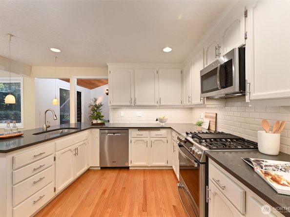 21829 NE 154th Street, Woodinville WA 98077