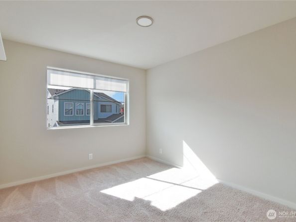 218 SW 96th Lane, Seattle WA 98106