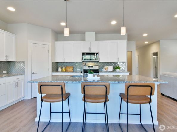 218 SW 96th Lane, Seattle WA 98106