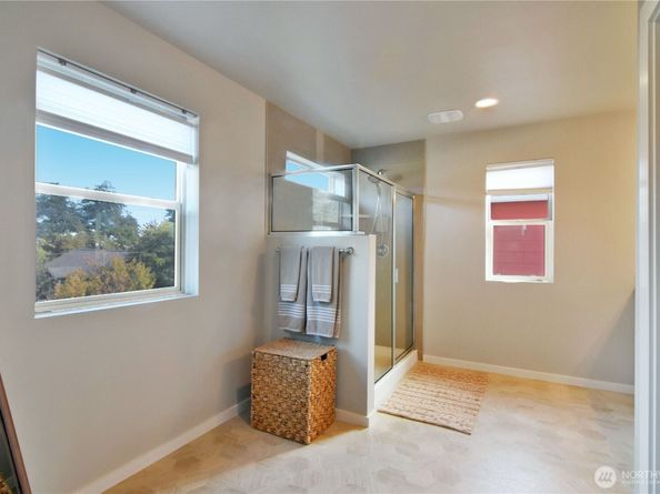 218 SW 96th Lane, Seattle WA 98106