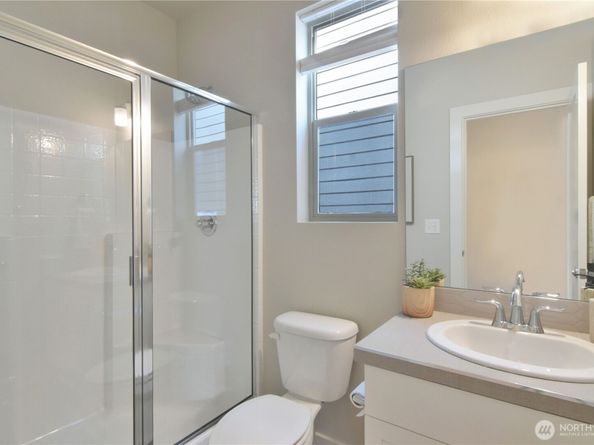 218 SW 96th Lane, Seattle WA 98106