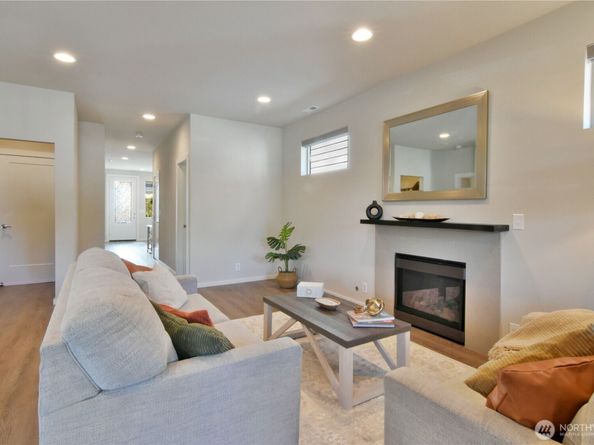 218 SW 96th Lane, Seattle WA 98106