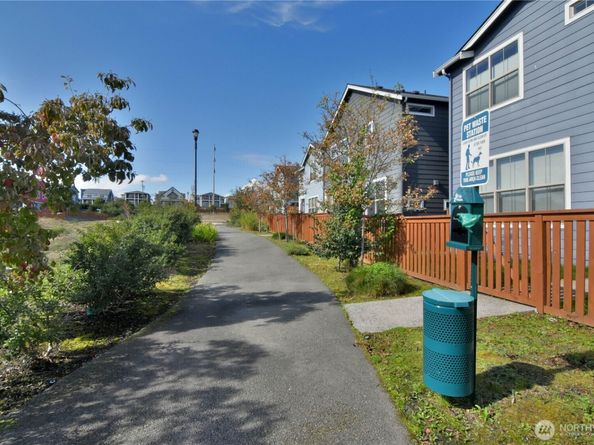 218 SW 96th Lane, Seattle WA 98106