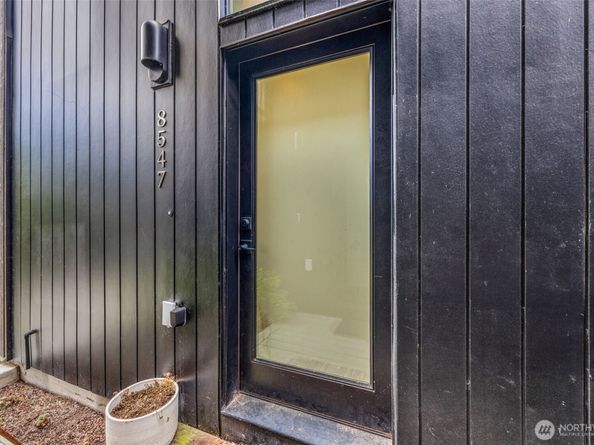 8547 Evanston Avenue N, Seattle WA 98103