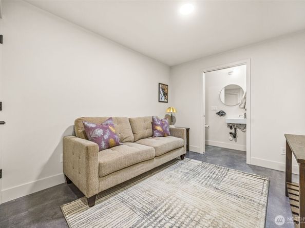 8547 Evanston Avenue N, Seattle WA 98103