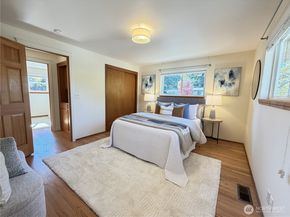 12502 SE 62nd Place, Bellevue WA 98006