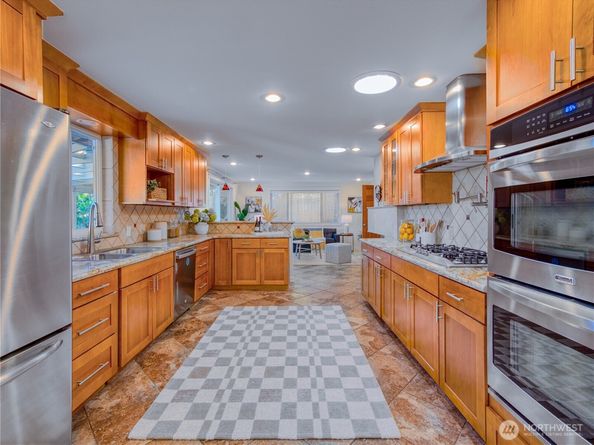 12502 SE 62nd Place, Bellevue WA 98006