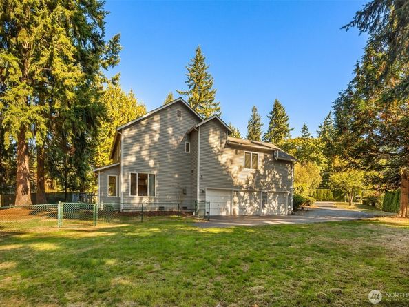 15507 216th Avenue NE, Woodinville WA 98077