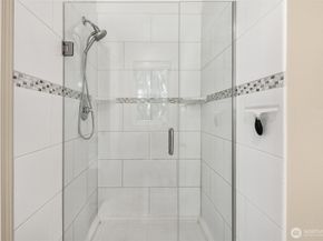15507 216th Avenue NE, Woodinville WA 98077