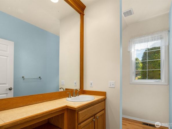 15507 216th Avenue NE, Woodinville WA 98077