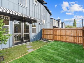 5033 25th Avenue SW B, Seattle WA 98106