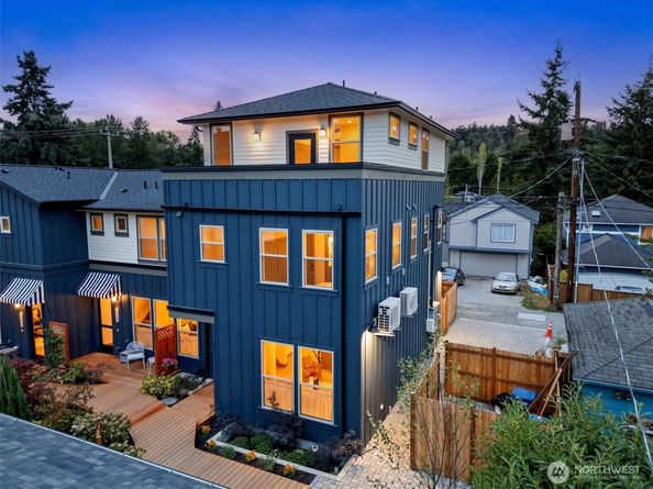 5033 25th Avenue SW B, Seattle WA 98106