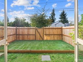 5033 25th Avenue SW B, Seattle WA 98106