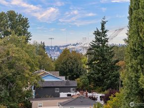 5033 25th Avenue SW B, Seattle WA 98106